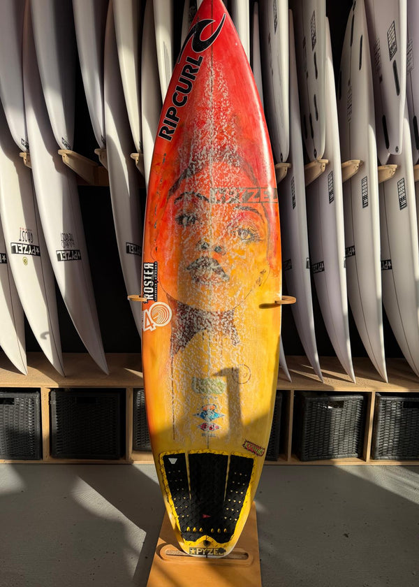 RADIUS 5'10 X 18 3/8 X 2 5/16 - 25,3 L